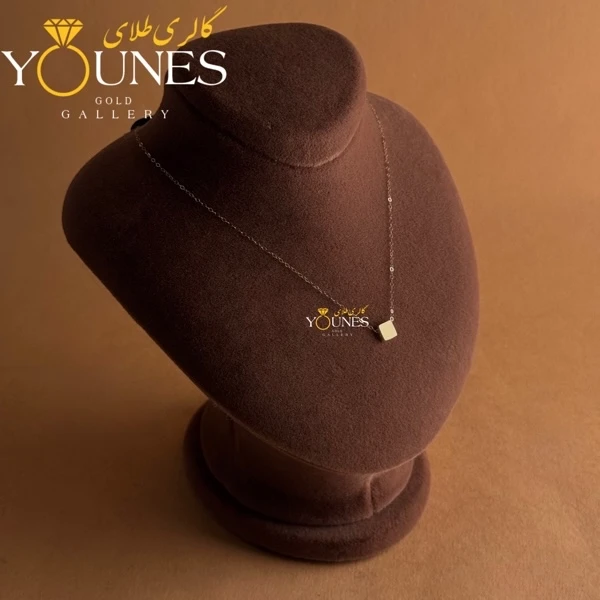 گردنبند مربع مینیمال طلا